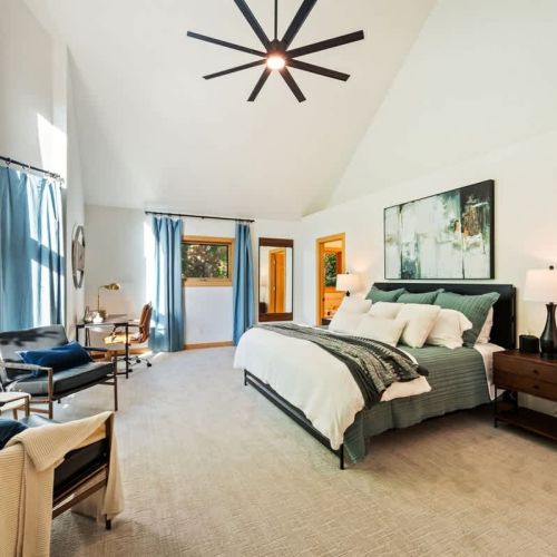 Sink into a luxurious brand new plush king bed as you cozy up in the comfiest sheets you can imagine!