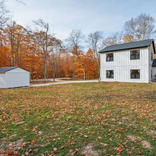 Folklore Woods is ideally located near the best of northern Door County. Sister Bay’s shops and restaurants are only an 8-minute drive away.