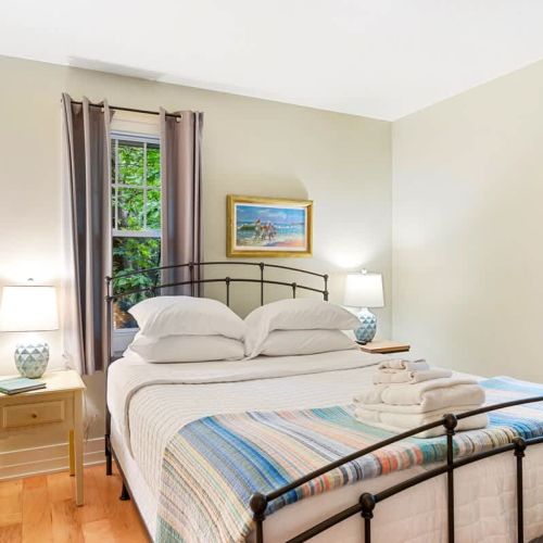 Queen bedroom #2-Woods Cabin