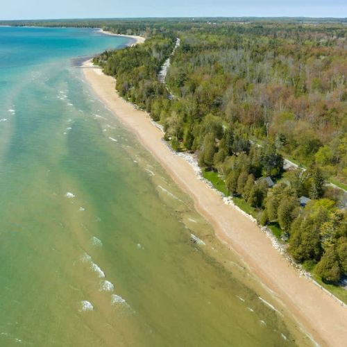 Centrally located on the Door Peninsula, neighboring towns are a short drive away!