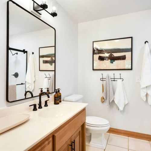 Experience the epitome of luxury and convenience as you pamper yourself in the exquisite ensuite bathroom, complete with double vanities for a personalized and indulgent morning routine.