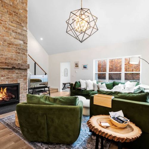 Folklore Woods offers a beautifully designed, accessible space with 4 spacious bedrooms and 2 luxurious bathrooms.