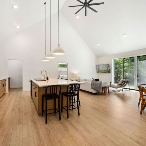 With soaring ceilings, oversized windows, and seamless indoor-outdoor flow, the great room is the perfect hub for your Door County adventure.