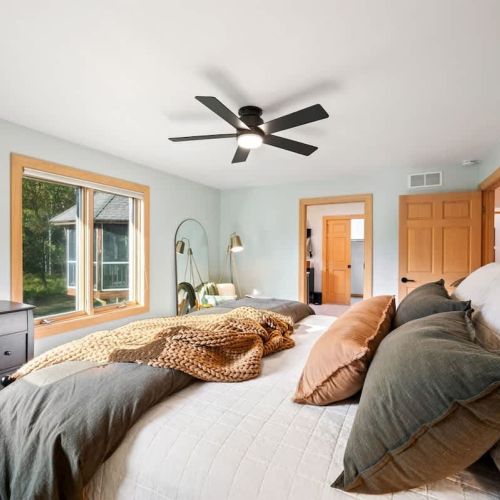 Wake up relaxed and refreshed in our brand new king bed with plush sheets and pillows.