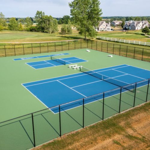 Take your swing from the golf course to the tennis court with your inclusive access to the Horseshoe Bay Club grounds.