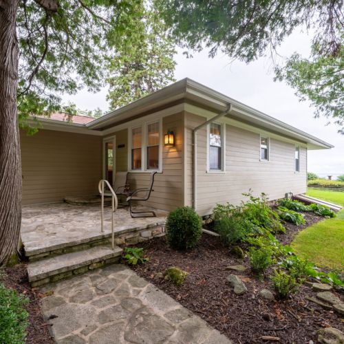 The Bayside Cabin includes 2 bedrooms, each with a queen-size bed, perfect for small families or groups.