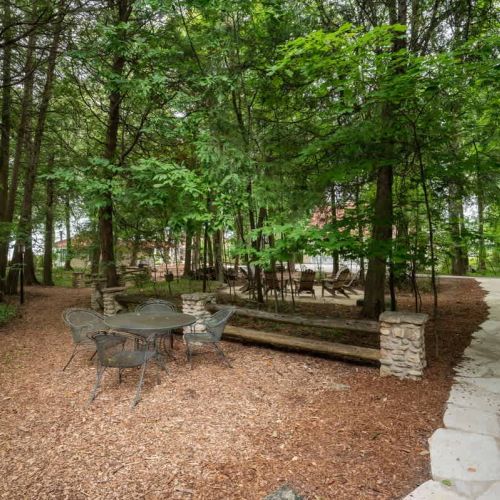 Heading back to the bayside, you'll find the waterside guest-suite adjacent to the main house.