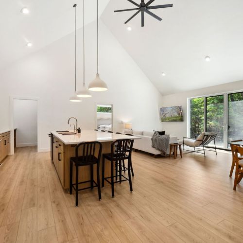 With soaring ceilings, oversized windows, and seamless indoor-outdoor flow, the great room is the perfect hub for your Door County adventure.