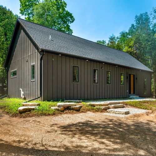 DoCo Abode is a newly built 3-bedroom, 2.5-bathroom retreat that combines impeccable design with high-end finishes. Located just one mile from downtown Egg Harbor, this home offers the perfect balance of seclusion and convenience, making it an ideal getaway for families, couples, or groups looking to experience the best of Door County.