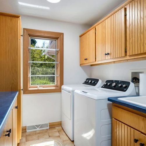 Take advantage of a full laundry facility during your stay, ensuring that you can effortlessly freshen up your clothes and pack light for your adventures in Door County.