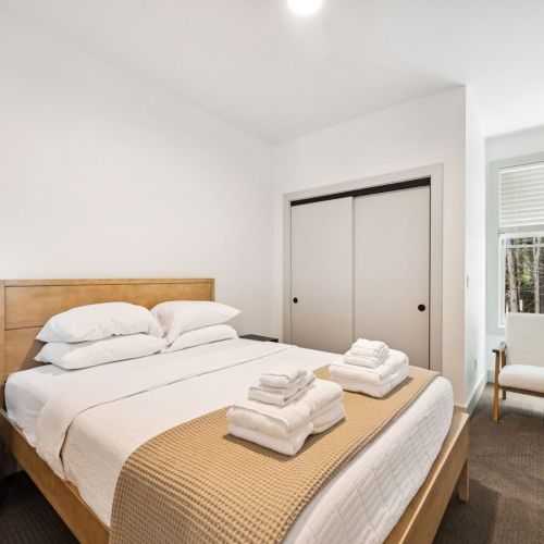 Bedroom #5 with Queen Bed