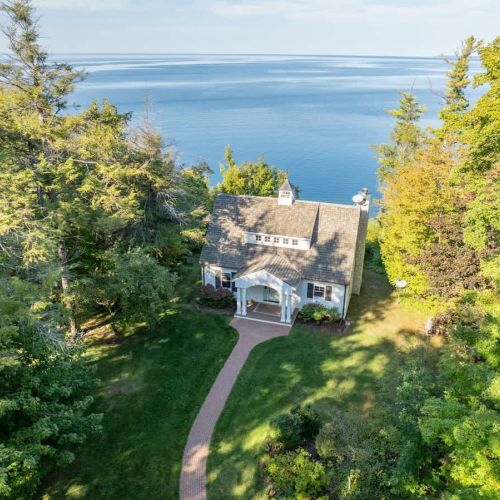 Modern Garrett Bay Cottage with Incredible Waterfront Views, Large Deck and Fire Pit
