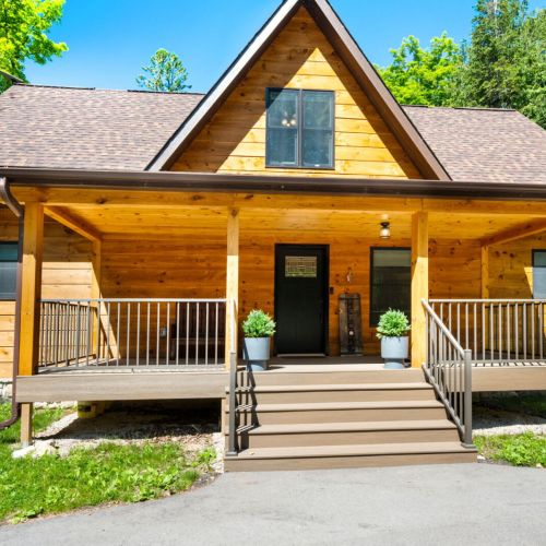 Welcome to Anchor Down, a peaceful 3-bedroom, 2.5-bathroom retreat tucked among the trees in Jacksonport, WI.