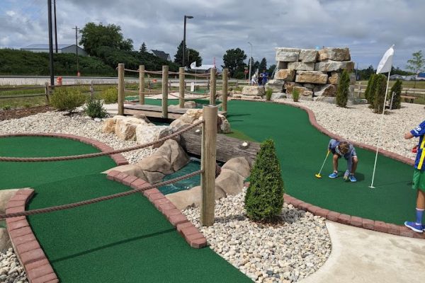 The Salty Seagull – Mini Golf